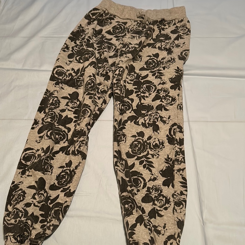 rose black and grey pants from the brand pony tails